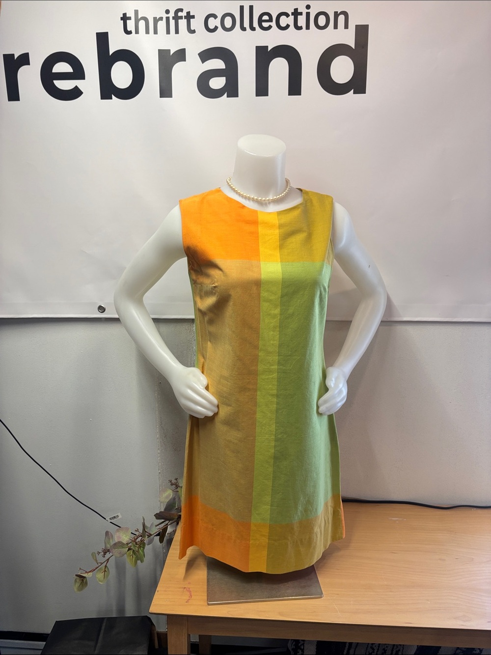 Jump Sleeveless Colorblock Shift Dress in Orange and Green 1960 pristine Vintage